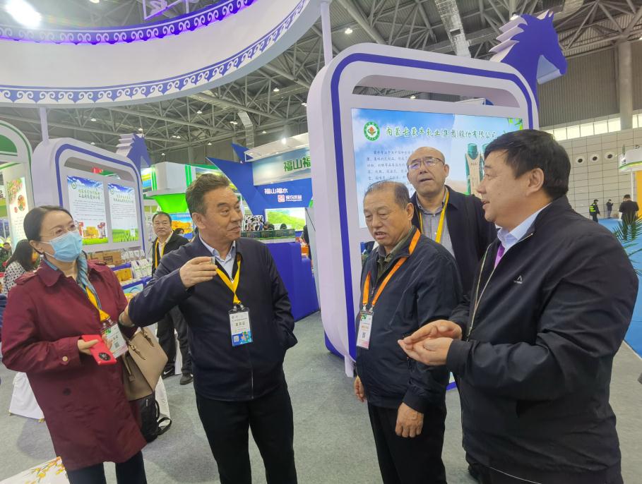 內(nèi)蒙古1400多種有機(jī)、綠色農(nóng)畜產(chǎn)品亮相中國(guó)綠色食品博覽會(huì)和中國(guó)國(guó)際有機(jī)食品博覽會(huì)